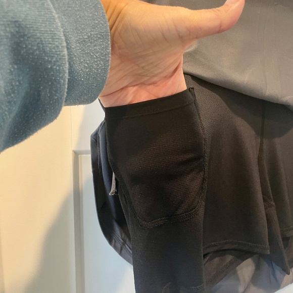 Women's Activewear Skirt, Gray, L, EUC, Pleat on back - Picture 9 of 11